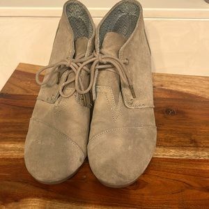 Size 10W Toms Wedge Heels